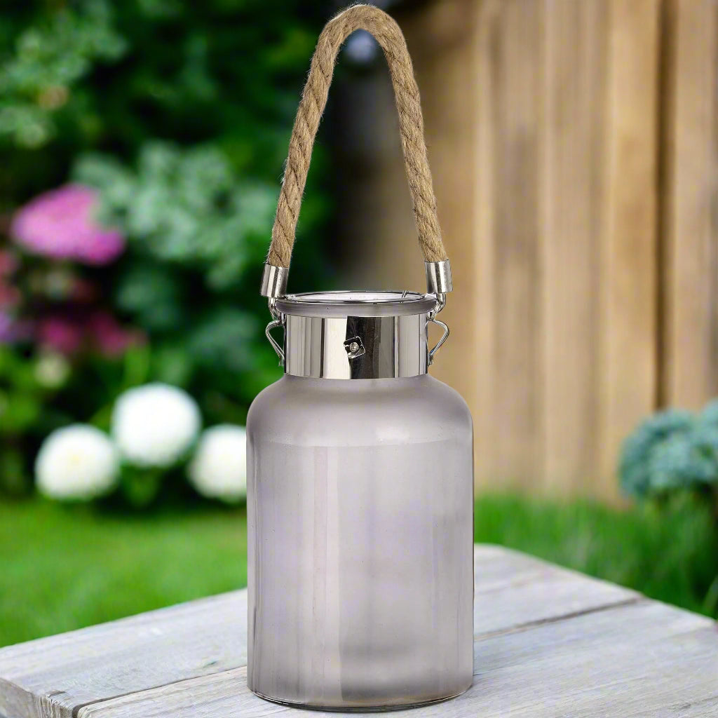 Lanterne en Verre Givré avec Détail en Corde et LED Intégrée – Ambiance Douce et Tendance