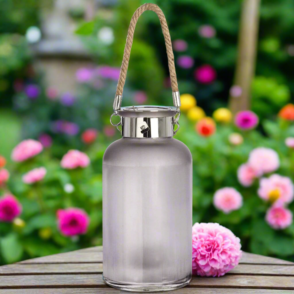 Lanterne en Verre Gris Givré avec Détail en Corde et LED – Ambiance Chic et Chaleureuse