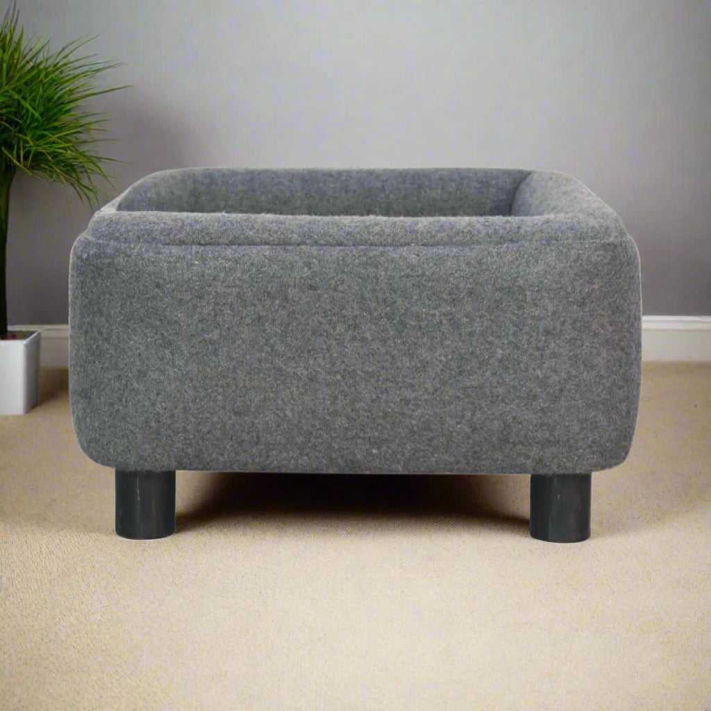 Mini Canapé-Lit pour Animaux en Tweed Gris “Battleship” – Élégance et Confort Haut de Gamme
